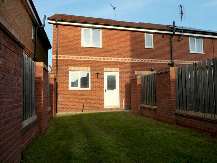 3 Bedroom Semi-Detached House To Rent In Twigg Crescent, Armthorpe, DN3