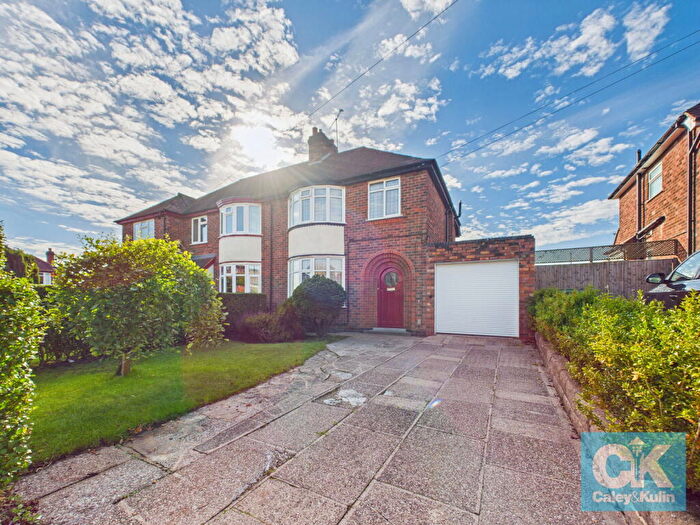 3 Bedroom Semi-Detached House For Sale In Kingsley Road, Stafford, ST17