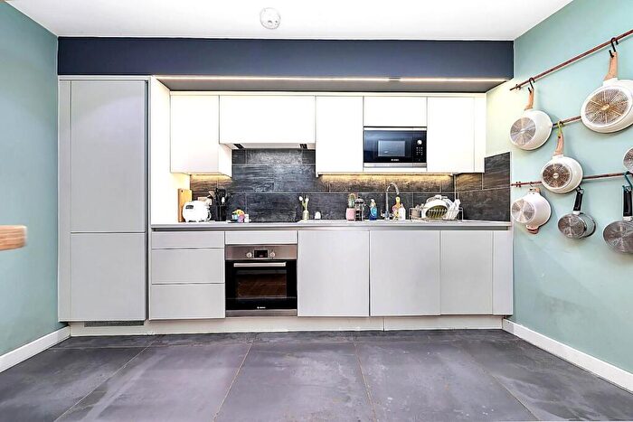 2 Bedroom Flat For Sale In Andre Street, Hackney, E8 - Photo 9