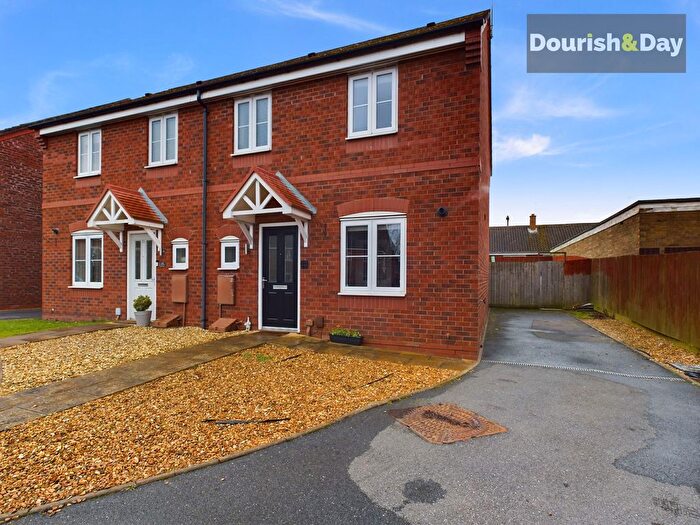 3 Bedroom Detached House For Sale In Rowan Close, Cannock, WS12