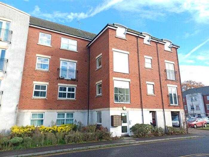 2 Bedroom Apartment To Rent In Tobermory Close, Langley, SL3
