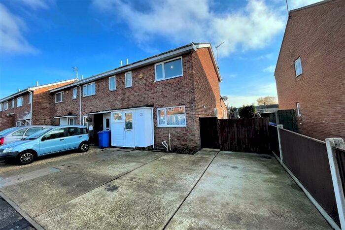 3 Bedroom End Of Terrace House To Rent In Holst Close, Lowestoft, Suffolk, NR33