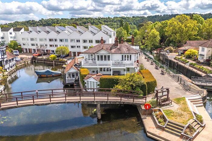 4 Bedroom House For Sale In Mill Road, Marlow, Buckinghamshire, SL7