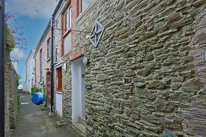 1 Bedroom Flat For Sale In Folly Lane, Salcombe, Devon, TQ8