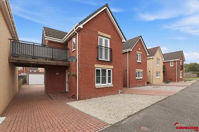 2 Bedroom Link Detached House For Sale In Wattle Lane, Ballerup Village, East Kilbride, G75