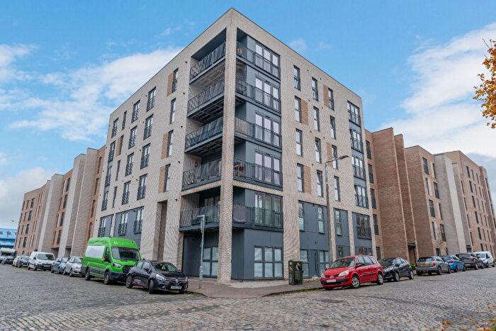 2 Bedroom Flat To Rent In South Fort Street, Edinburgh, EH6