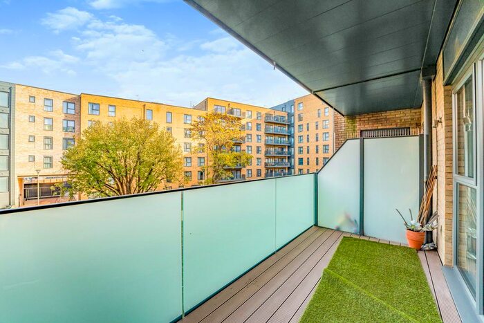 2 Bedroom Flat To Rent In Singapore Road, London, W13