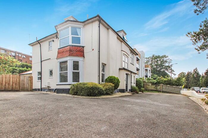 3 Bedroom Flat To Rent In Surrey Road, Bournemouth, BH4