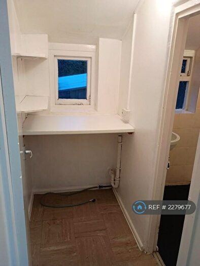 3 Bedroom Semi-Detached House To Rent In Milland Rd, Winchester, SO23