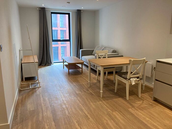 2 Bedroom Flat To Rent In Whitworth Street, Manchester, M1