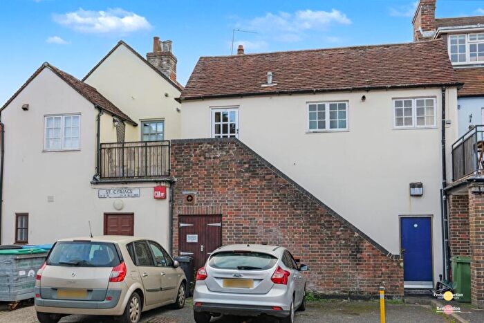 1 Bedroom Apartment For Sale In B St. Cyriacs, Chichester, West Sussex, PO19