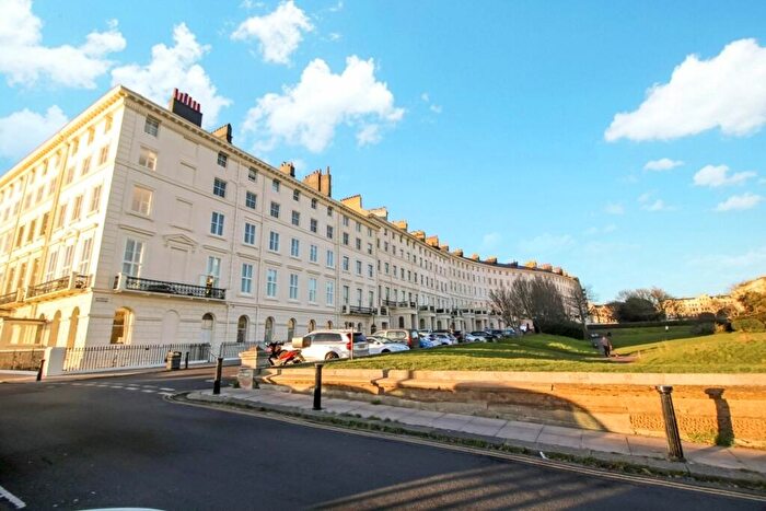 1 Bedroom Flat To Rent In Adelaide Crescent, Hove, East Sussex, BN3