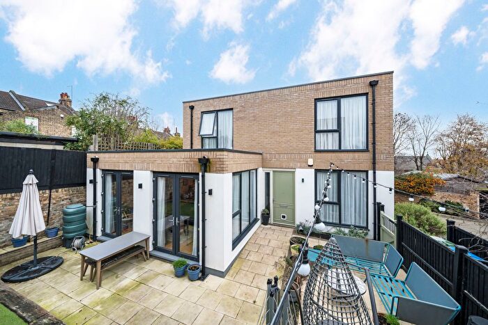 3 Bedroom Property For Sale In Saint Thomas Mews, Charlton, SE7