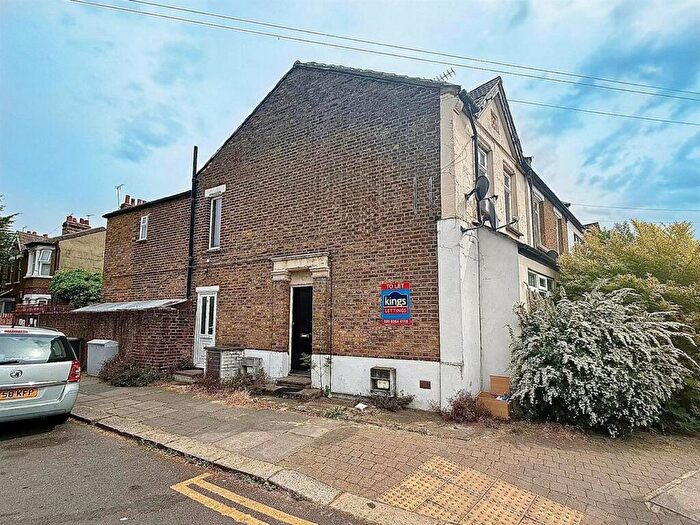 1 Bedroom Maisonette To Rent In Lincoln Road, Enfield, EN1