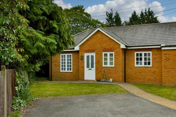 1 Bedroom Bungalow To Rent In Elizabeth Court, West Ewell, KT17