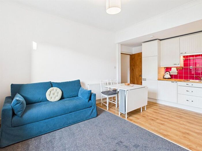 1 Bedroom Apartment To Rent In Bothwell Street, Edinburgh, Midlothian, EH7