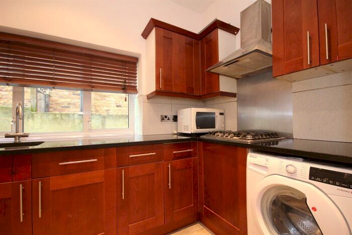 2 Bedroom Apartment To Rent In Connaught Road, Harlesden, NW10