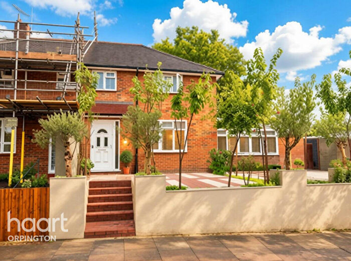 5 Bedroom Semi Detached House For Sale In Mickleham Road, Orpington, BR5