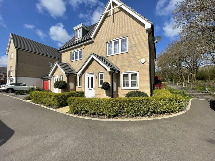 2 Bedroom End Of Terrace House To Rent In Aster Road Oaklands Hamlet, Chigwell, Chigwell, IG7