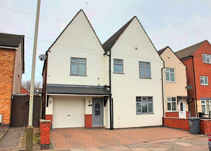 6 Bedroom SemiDetached House For Sale In Cherry Trees, Roundhay Road