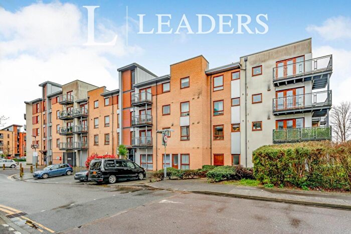 2 Bedroom Flat To Rent In Finlay Court, Commonwealth Drive, RH10