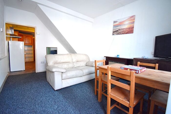 3 Bedroom Terraced House For Sale In Trentham Road, Hillfields, Coventry, CV1