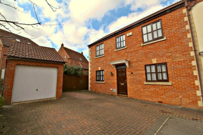 3 Bedroom Semi-Detached House To Rent In Clare Croft, Middleton, Milton Keynes, MK10
