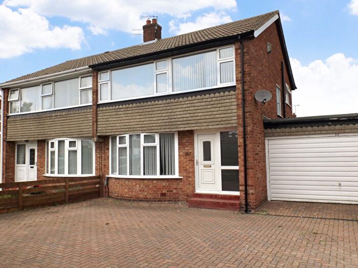 3 Bedroom Semi Detached House To Rent In Farringdon Road, North Shields, NE30