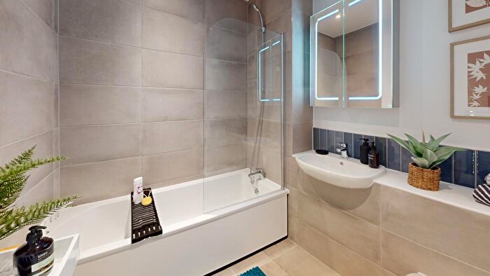 2 Bedroom Apartment To Rent In Bromsgrove Street, Birmingham, B5