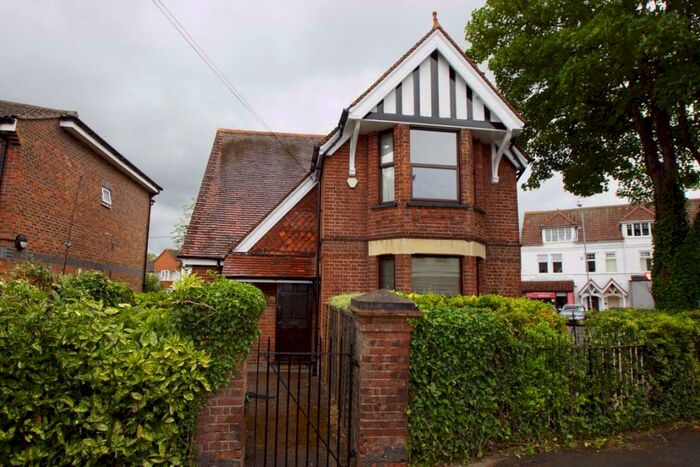 1 Bedroom Flat To Rent In Bourne End, SL8