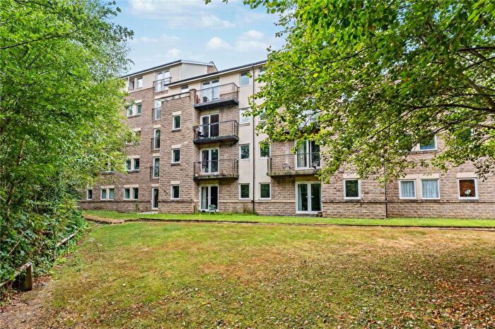 2 Bedroom Apartment For Sale In Flat, Thwaite Court, Horsforth, Leeds, LS18