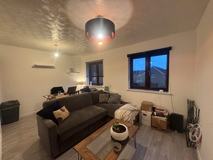 1 Bedroom Flat To Rent In Dormer Close, Aylesbury, HP21