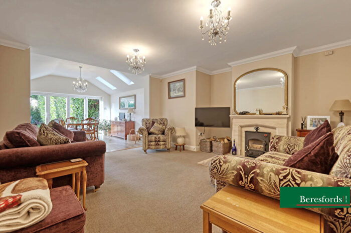 4 Bedroom Detached House For Sale In St Fabians Drive, Chelmsford, CM1