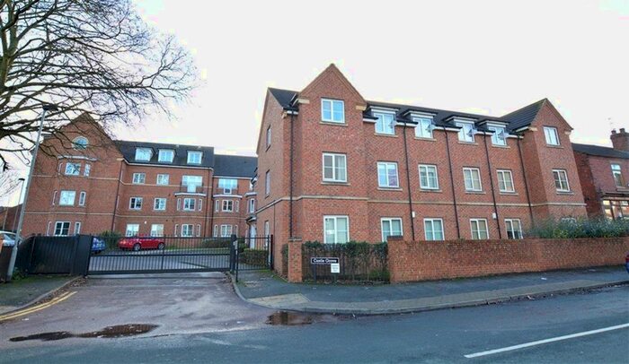 2 Bedroom Flat To Rent In Castle Grove, Pontefract, WF8