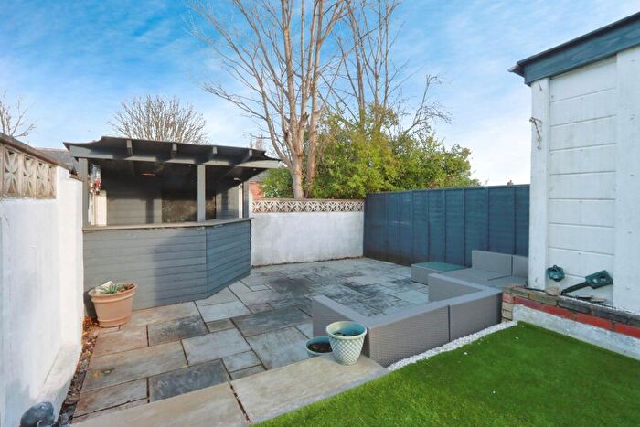 2 Bedroom End Of Terrace House For Sale In Chestnut Avenue, Sheffield, South Yorkshire, S9