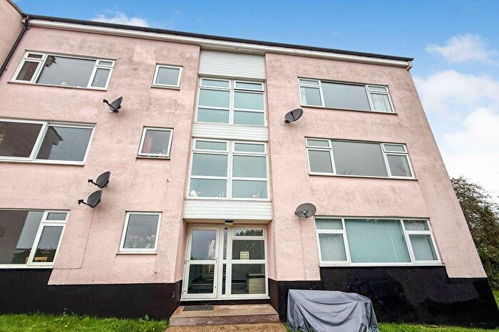 2 Bedroom Flat For Sale In Bishop Wilfrid Road, Teignmouth, TQ14