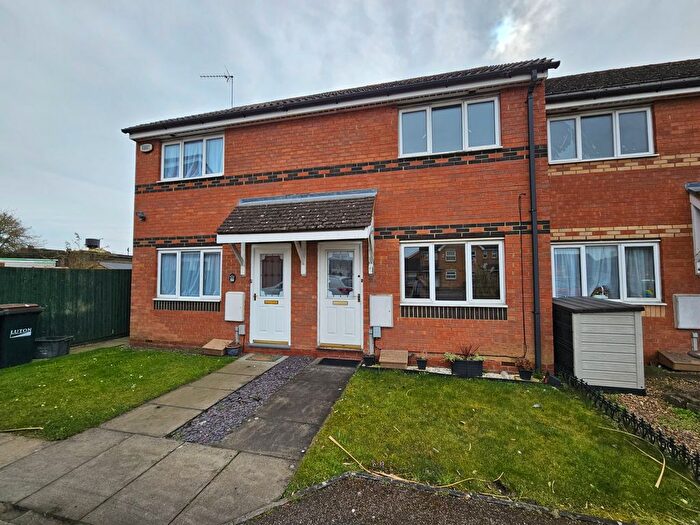2 Bedroom End Of Terrace House To Rent In Villiers Close, Leagrave, Luton, LU4