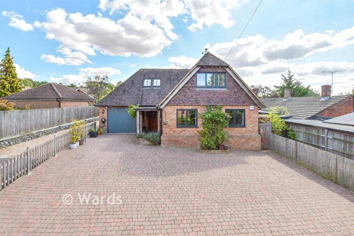 4 Bedroom Chalet For Sale In Ulcombe, Ulcombe, Maidstone, Kent, ME17