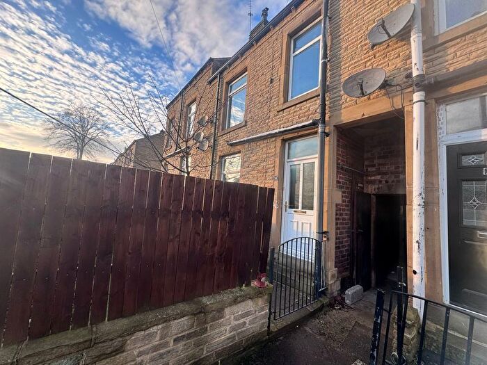 2 Bedroom Terraced House To Rent In Yews Hill Road, Huddersfield, HD1