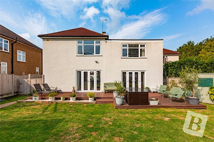 4 Bedroom Detached House For Sale In The Grove, Brentwood, Essex, CM14
