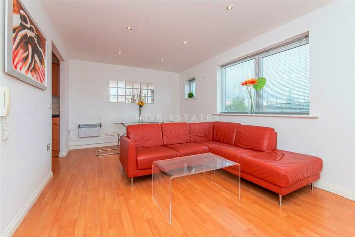 2 Bedroom Apartment To Rent In Curzon Place, Gateshead Quayside, NE8