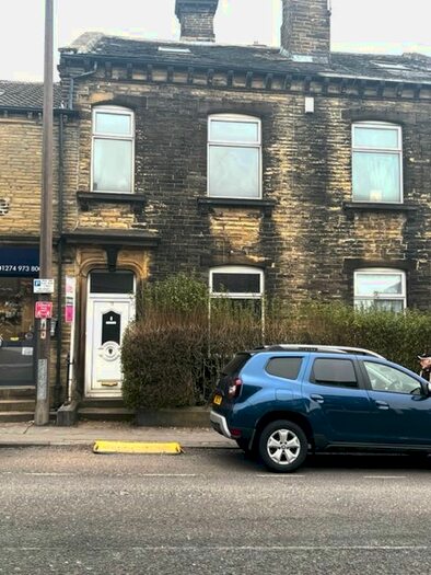 4 Bedroom Terraced House To Rent In High Street, Queensbury, Bradford, BD13