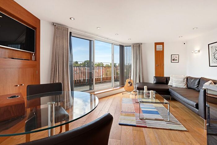 1 Bedroom Flat For Sale In Belmont Road, London, W4