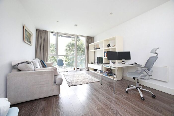 1 Bedroom Flat To Rent In Leman Street, London, E1