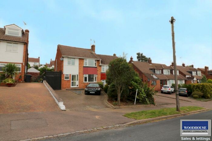 5 Bedroom Semi-Detached House To Rent In Cranfield Crescent, Cuffley, Potters Bar, EN6