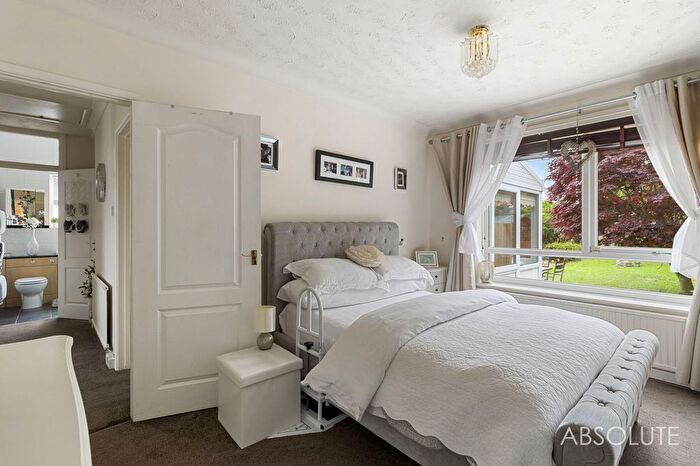 2 Bedroom Detached Bungalow For Sale In Preston Down Road, Preston, TQ3