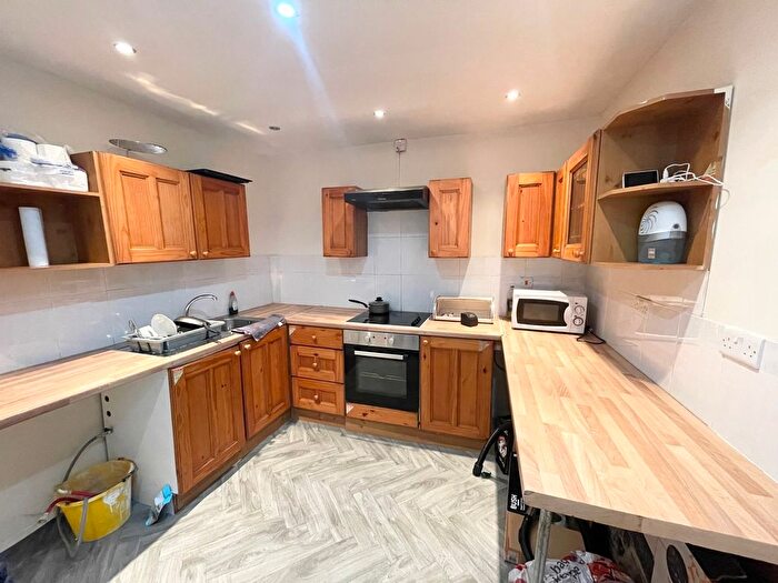 1 Bedroom Flat To Rent In Fox Road, Nottingham, NG2