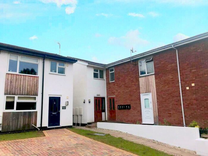 2 Bedroom Apartment To Rent In Heather Court, LE67