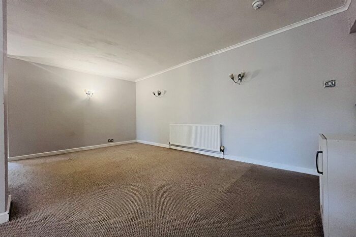 2 Bedroom Flat To Rent In Cedar Lodge, Tunnel Road, The Park, Nottingham, NG7