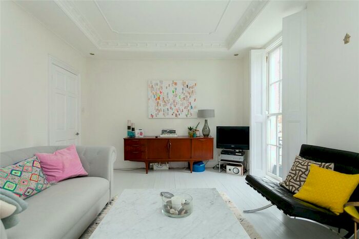 2 Bedroom Flat To Rent In Southgate Road, De Beauvoir, London, N1